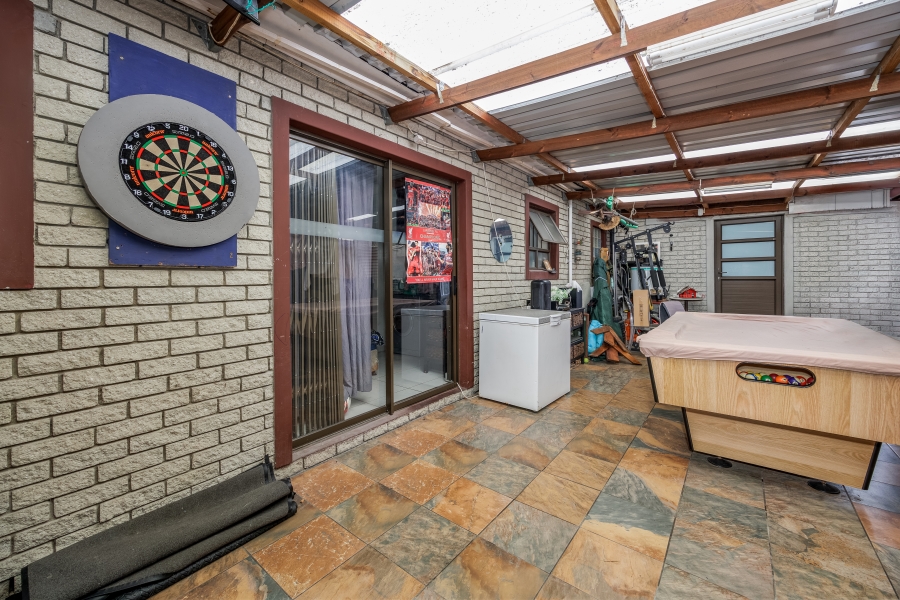 3 Bedroom Property for Sale in Jakarandas Western Cape
